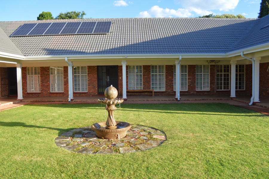 4 Bedroom Property for Sale in Flamwood North West